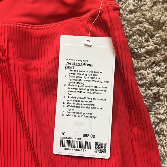 Lululemon pleat to street skirt. NEW. Never worn. Red, size 10 - Picture 2 of 5